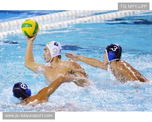 澳大利亚帆船赛激烈比拼，东道主表现出色，帆覃澳大利亚