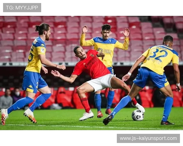 本菲卡年轻锋线在整场比赛中不断制造射门机会的魅力篇章