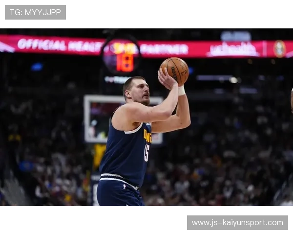 约基奇长传助攻快攻扣篮，掘金气势如虹